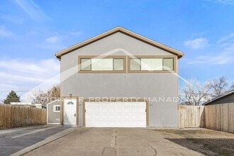 Building Photo - 6634 Julian St