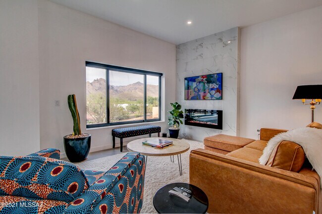 Foto del edificio - 8250 E Rockgate Rd