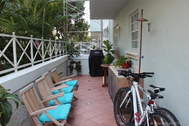 Foto del edificio - 300 Sunrise Dr