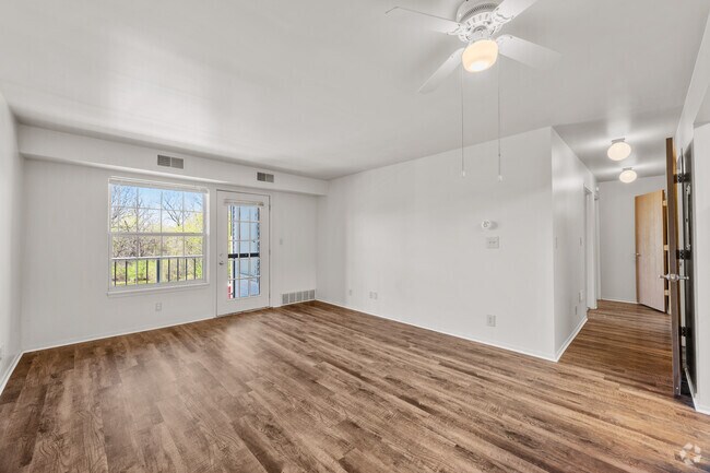 2 BR, 2 BA - 869SF - Rosa - Rosehaven Manor