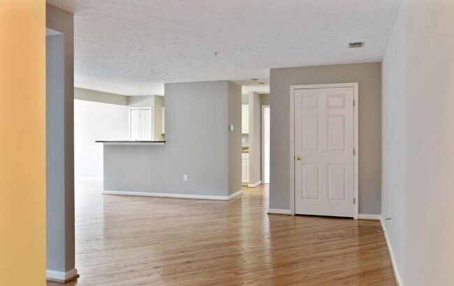 Foto del edificio - 9745 Reese Farm Rd