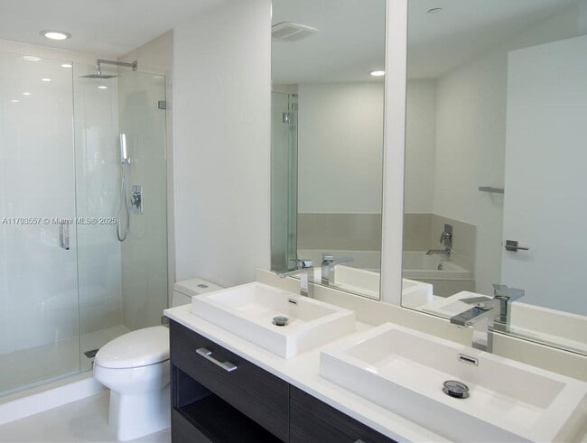 Foto del edificio - 45 SW 9th St