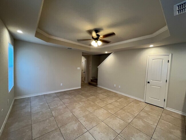 Building Photo - 6627 Mia Way #102, San Antonio, TX. 78233