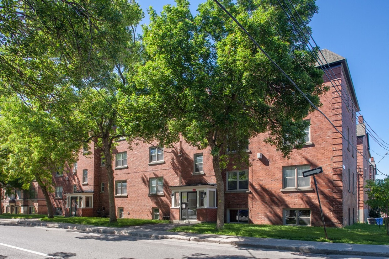 Building Photo - 4920 Clanranald Avenue