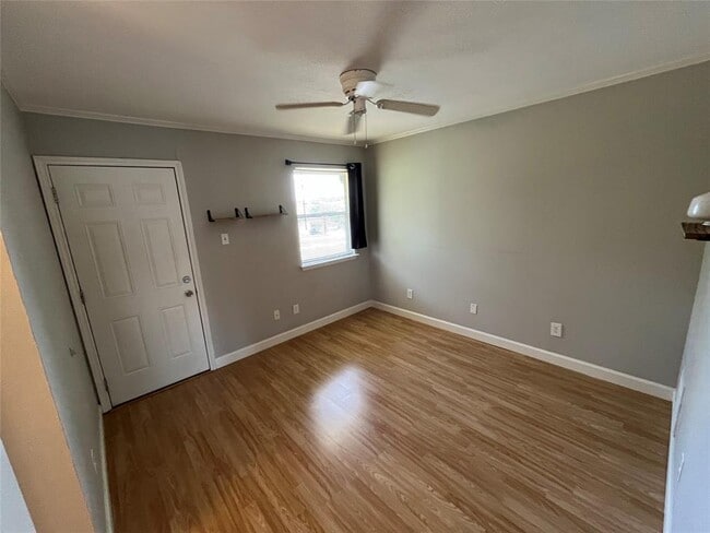 Building Photo - 5608 Cougar Dr