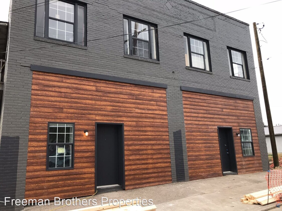 Foto principal - 407 W 4th St