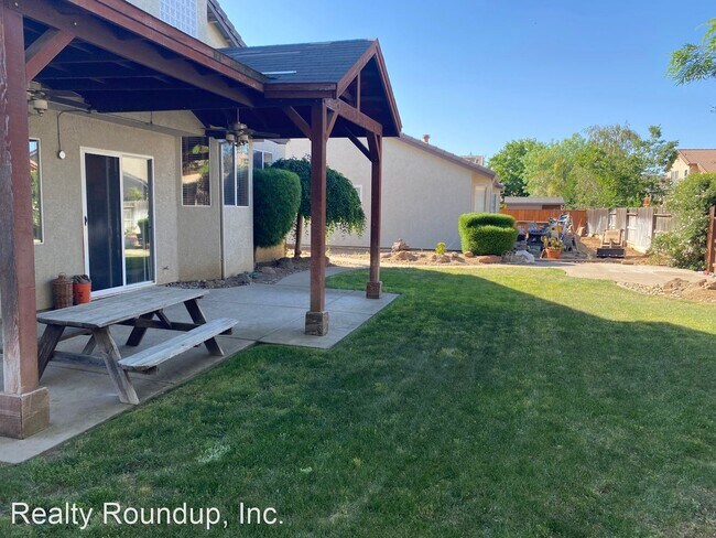 Building Photo - 5 br, 3 bath House - 1027 Elk Hills Dr