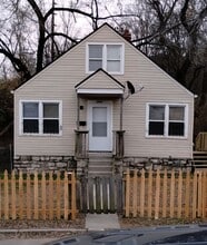 Building Photo - 5033 Linwood Blvd