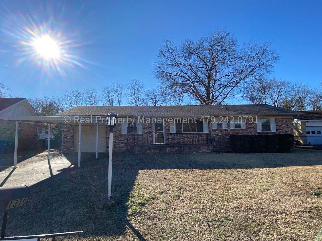 Foto principal - 1310 Houston St