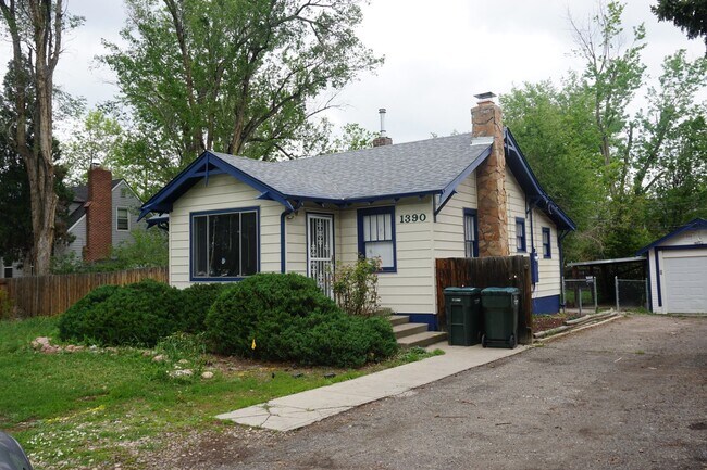 Building Photo - Cute Bungalow in Established Lakewood Neig...