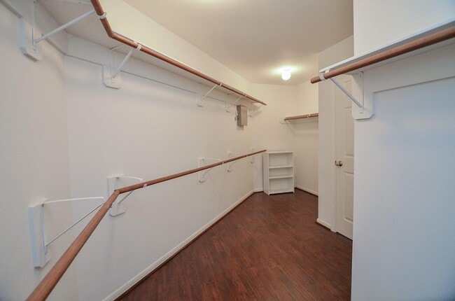 Foto del edificio - 20735 Fawnbrook Ct