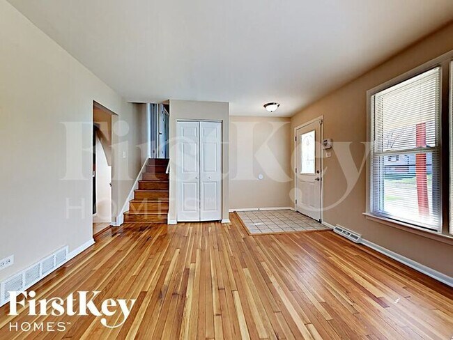 Building Photo - 17007 Pine Ct