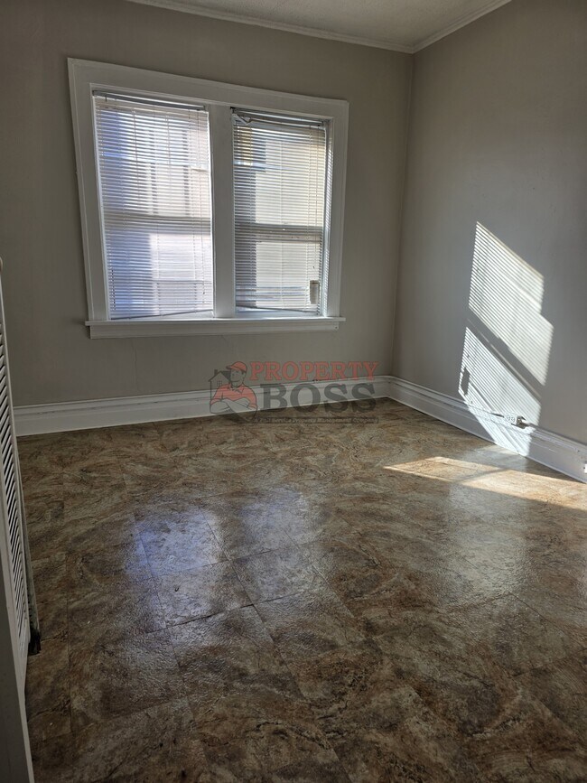 Foto del edificio - 1086 Harrison Blvd