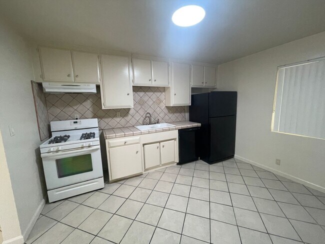 Foto del edificio - Super Clean & Nicely Renovated 2BR/1Bath in San Clemente - Walk to the Beach!