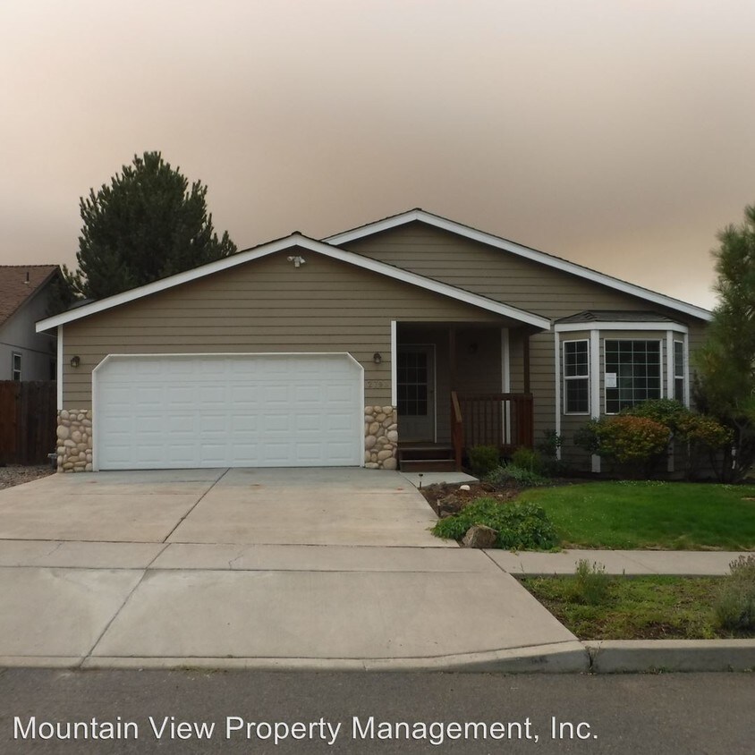 Foto principal - 3 br, 2 bath House - 2793 NE Hope Drive