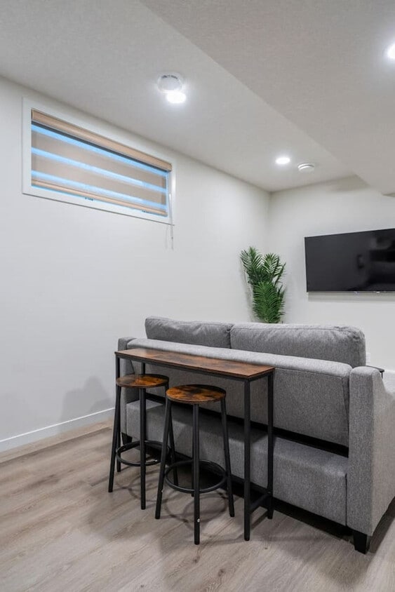 Photo principale - 147 Edith Dr NW