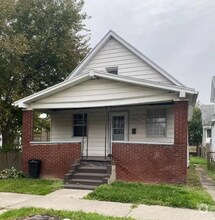 Building Photo - 3232 Maple St