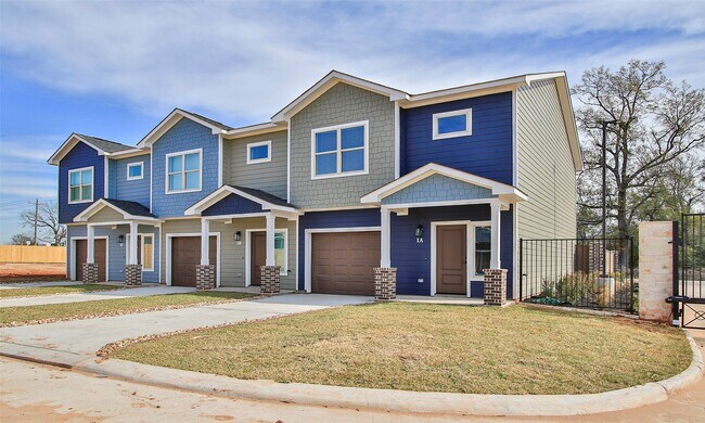 Building Photo - 14010 Longstreet Rd