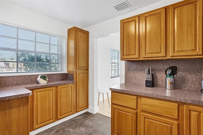 Foto del edificio - 6110 SW 38th St