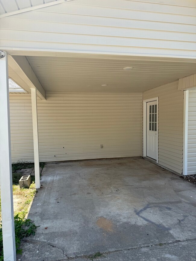 Foto del edificio - 9652 Cove Ave
