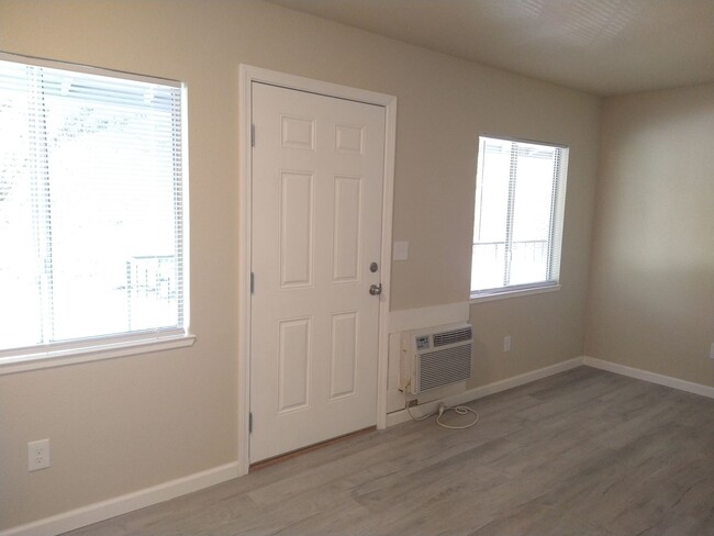Building Photo - 237 Boulder Creek