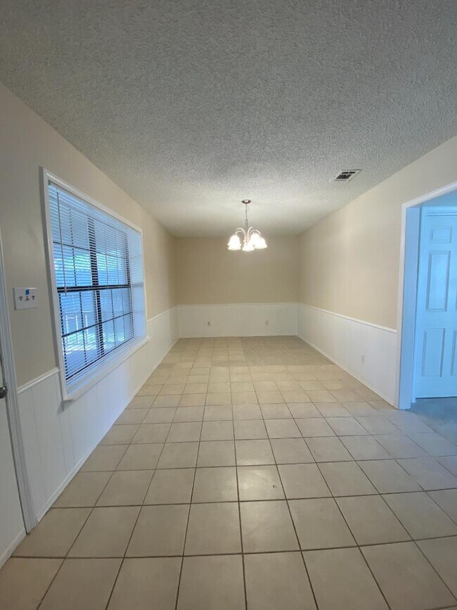 Building Photo - 4702 Jade St