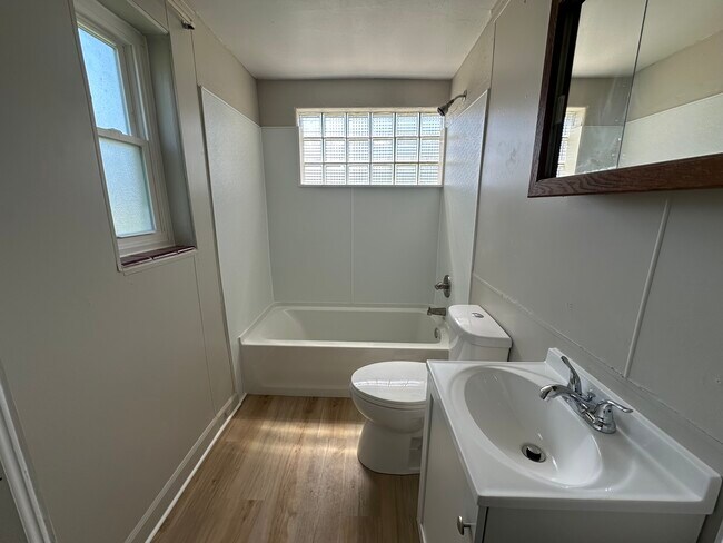 Foto del edificio - 4511 Tioga St NW