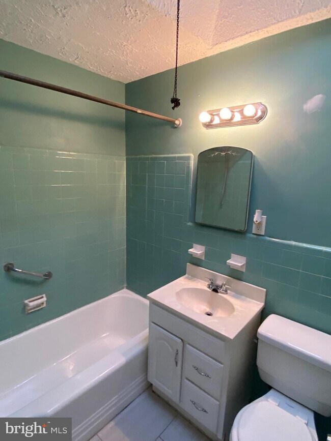 Foto del edificio - 1303 E Johnson St