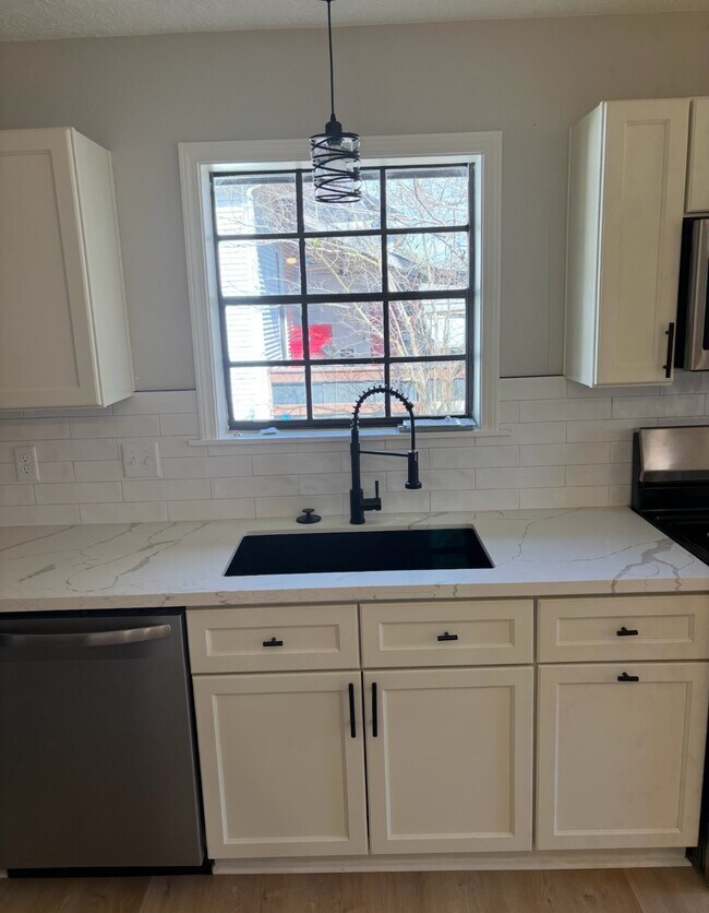 Foto del edificio - 1803 S Park St