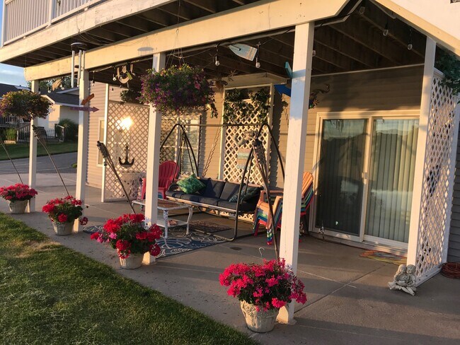 Foto del edificio - 10683 Linden Dr NW