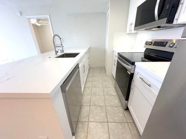 Building Photo - 3655 Seaside Dr