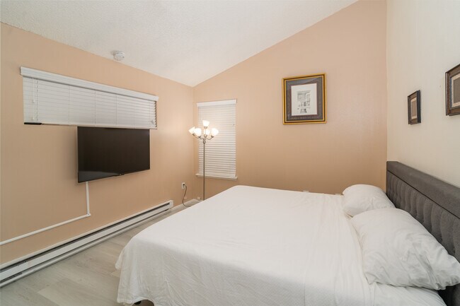 Foto del edificio - 1500 Lake Park Dr SW