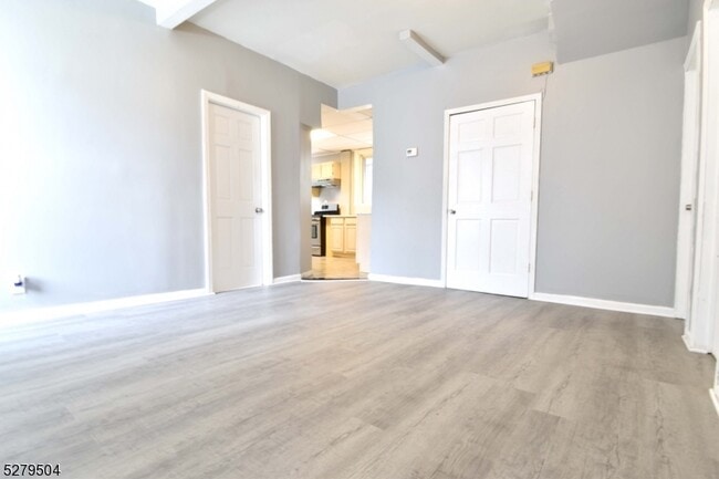 Foto del edificio - 705 E 25th St