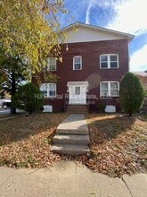 Building Photo - 2458 Benton St