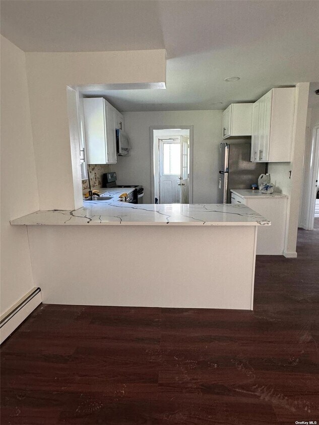 Building Photo - 7 Cherry Brook Pl N