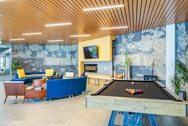 Foto del interior - ReNew Federal Hill East & West
