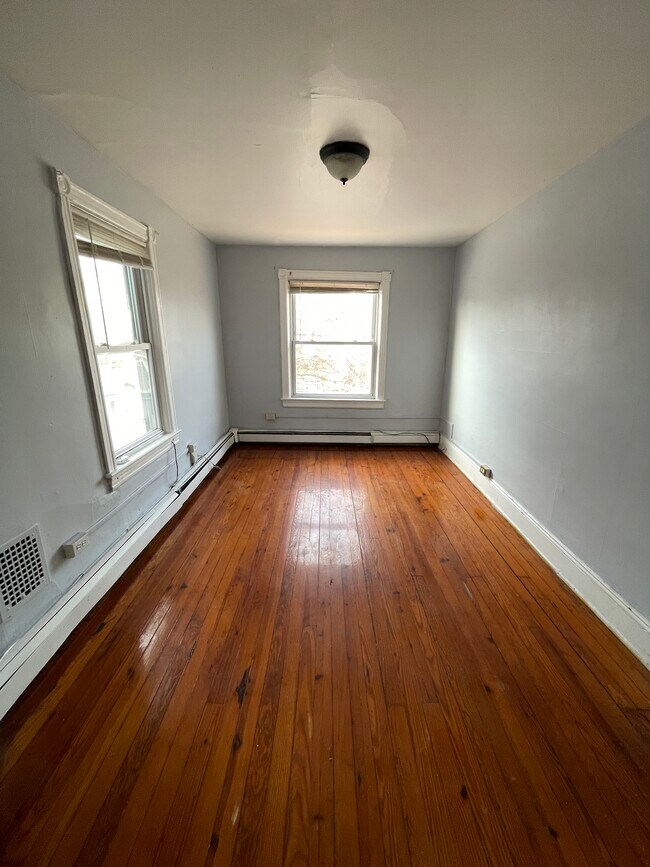 dormitorio - 1850 S Clinton Ave