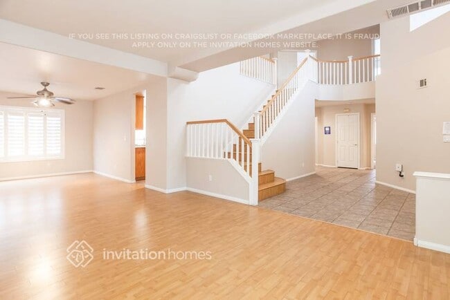 Building Photo - 8760 Wallaby Ln