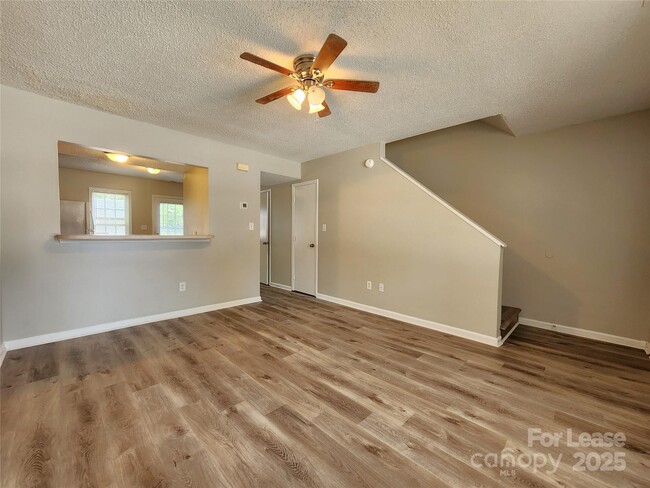 Building Photo - 268 Southcircle Dr NW