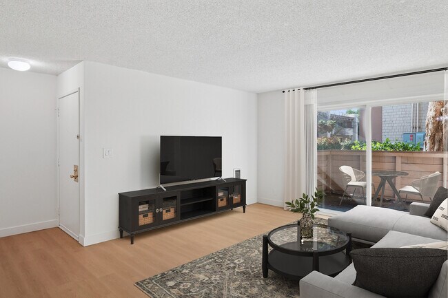 Paquete Renovado I Sala de estar con piso de superficie dura - eaves Foster City