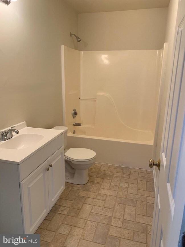 Building Photo - 7305 Stone Crossing Dr
