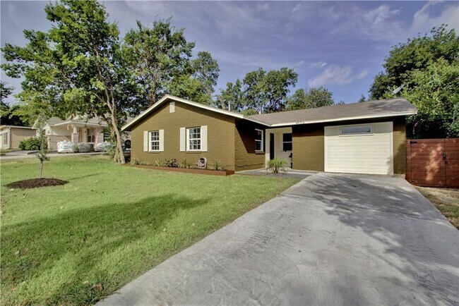 Another view from the street - 4906 Eastdale Dr