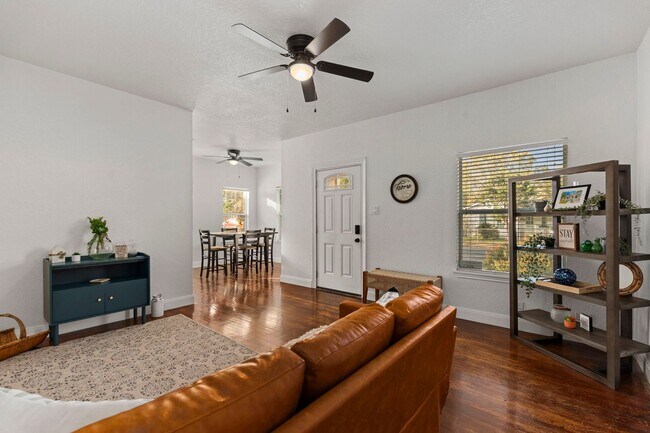 Foto del edificio - Beautifully Updated 3 bedroom, 2 bath!