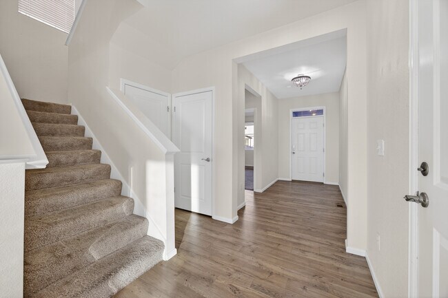 Photo - 221 S Quantock St House