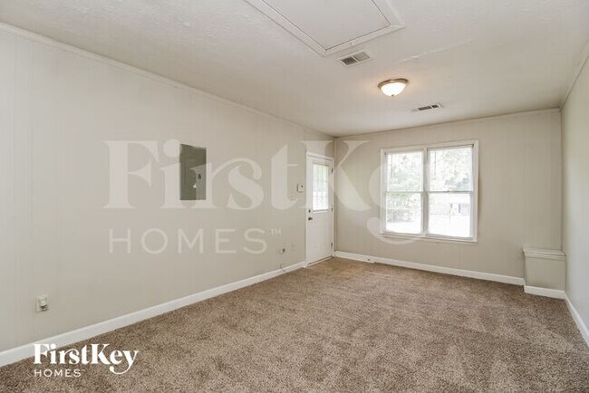 Building Photo - 3180 Lancer Dr