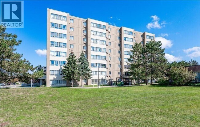 Building Photo - 65 Highland Crescent