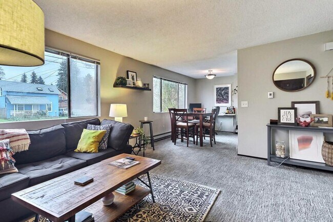 Building Photo - 1111-1113 NW 62nd Street - 2 bedrooms + den