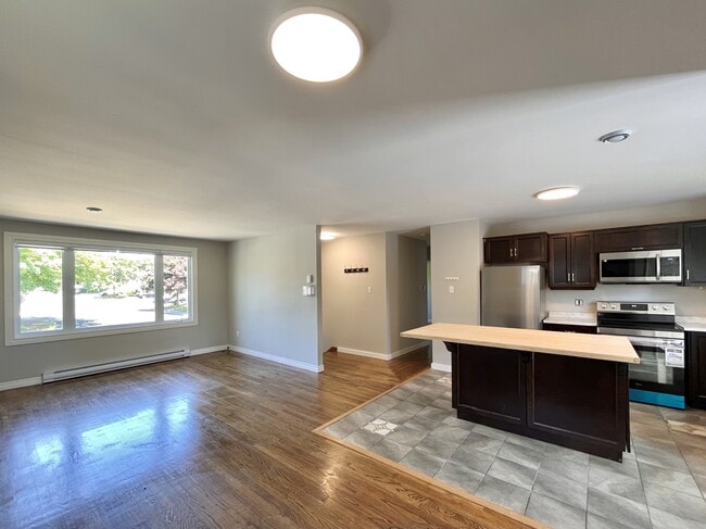 Building Photo - 51 Forbes St