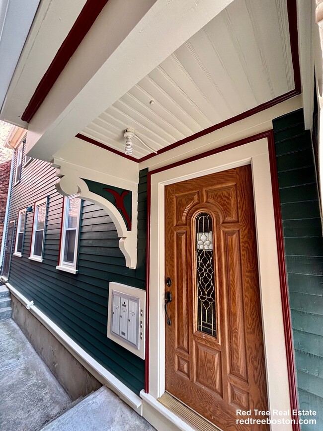 Foto del edificio - 46 Aspinwall Ave
