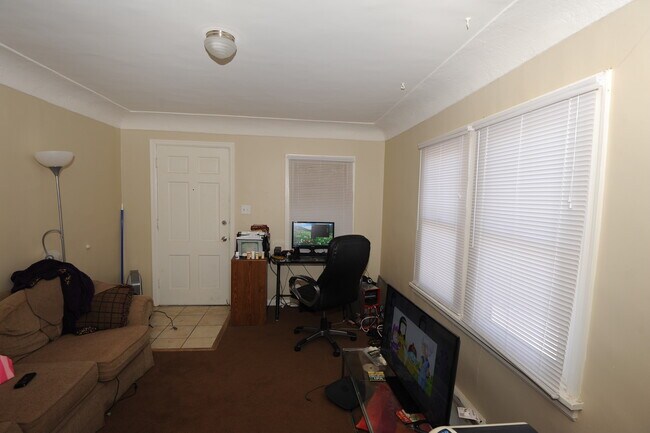Living Room - 1220 Ammons St.